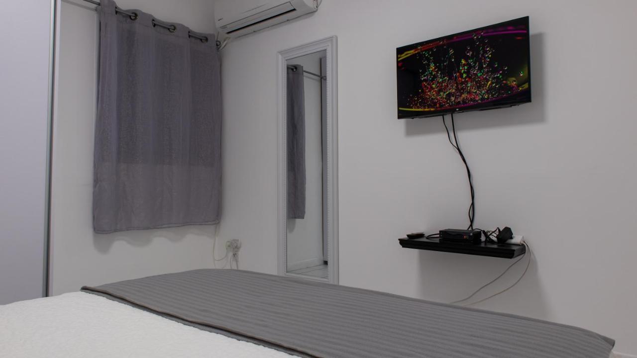 Grey House Apartment Eilat Bagian luar foto
